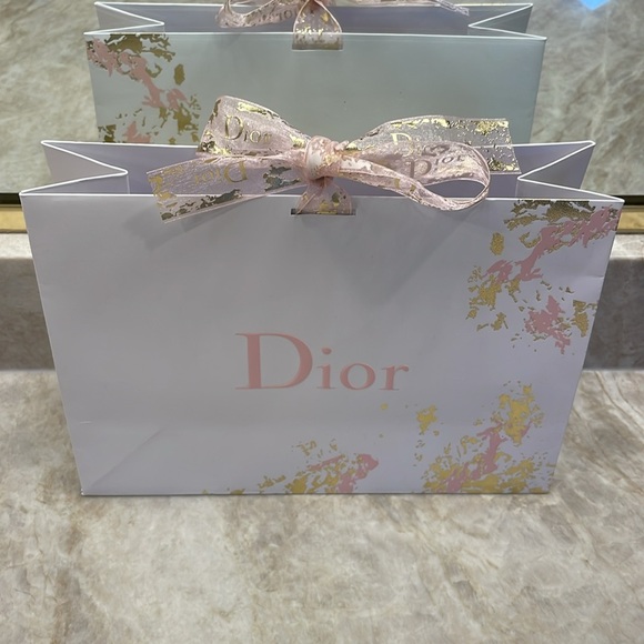 DIOR GIFT BAG! Brand new with ribbon! - Picture 3 of 8